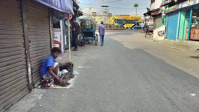 পনেরো দিন আগে শেষবার পাতে মাছ জুটেছিল মুচি কাঙ্গাল দাসের