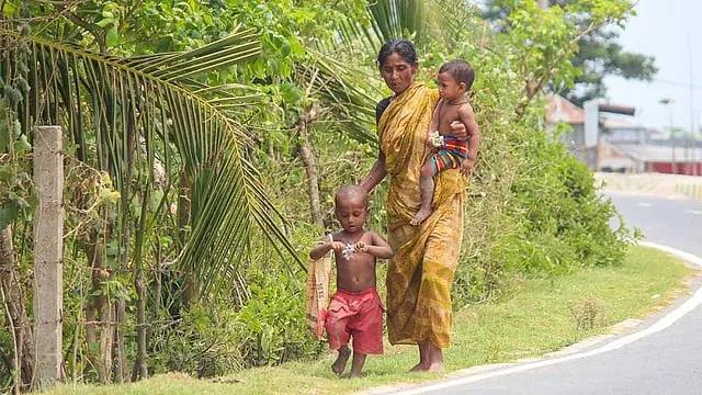 মাতৃ দিবসে বাঙালি জননীর প্রজ্ঞা ও প্রেম