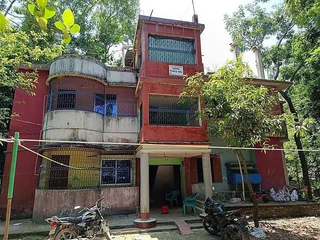 চকরিয়ায় প্রাক্তন অধ্যাপকের বাসায় ডাকাত দল: অস্ত্রের মুখে স্বর্ণালঙ্কার ও নগদ অর্থ লুট